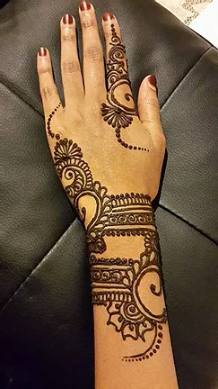 PartyAllo Singapore henna painting