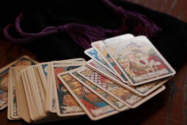 Partyallo tarot cards reading in Singapore